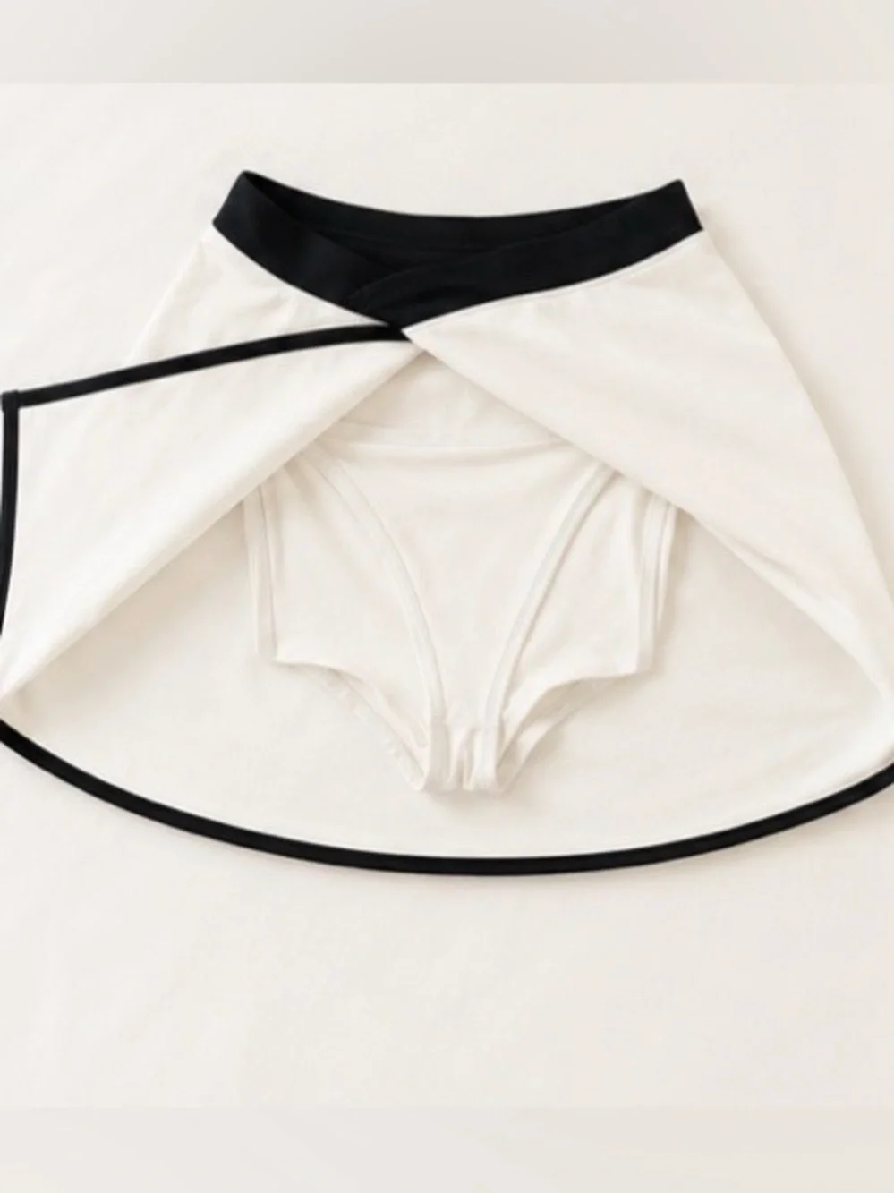 ALO Yoga White A-Line Skirt with Black Trim